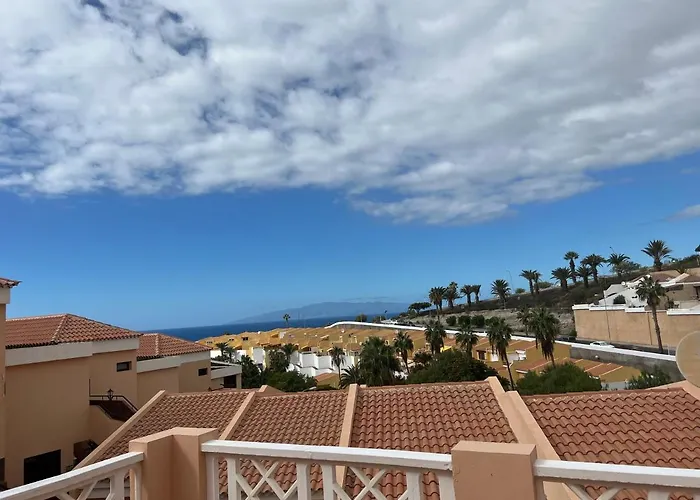 Tenerife Lucia, Адехе