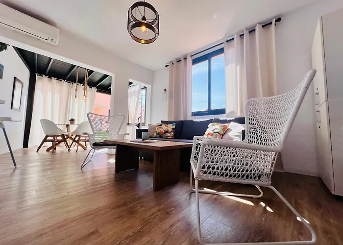 Tenerife Lucia, * Адехе