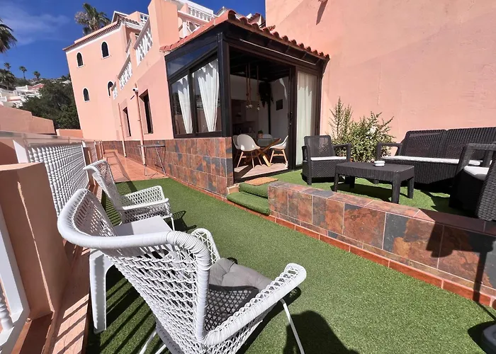 Tenerife Lucia, Адехе